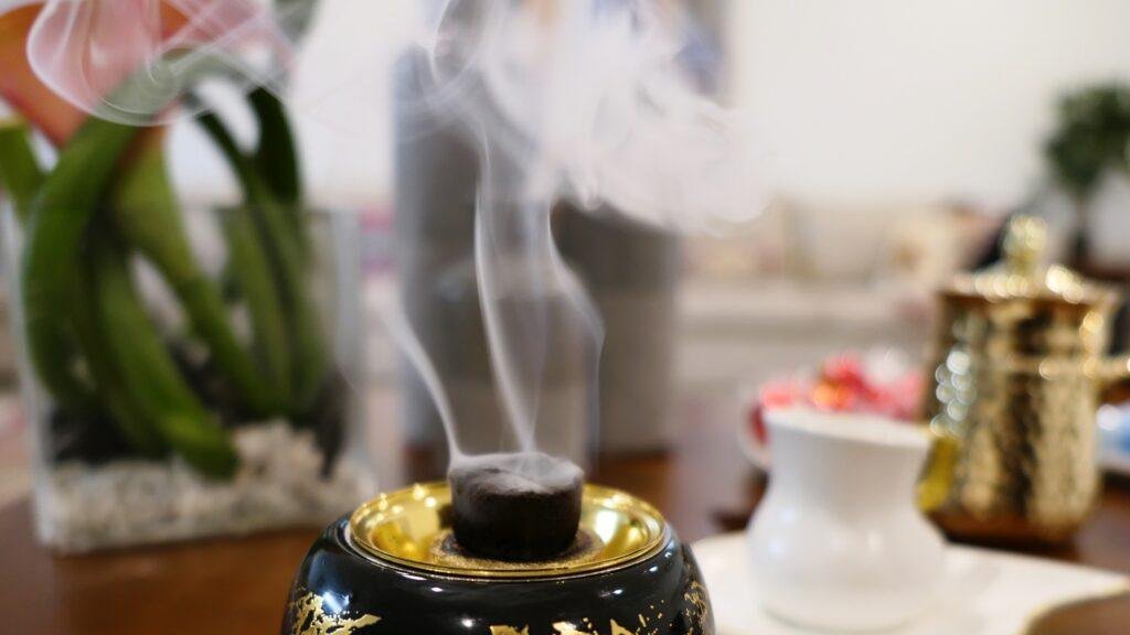 Luxury Fragrances in Lagos: Where to Buy Premium Arabian Perfumes That Last All Day